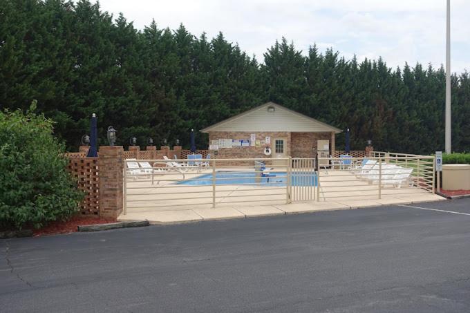Bryson Inn Mount Airy Exterior foto